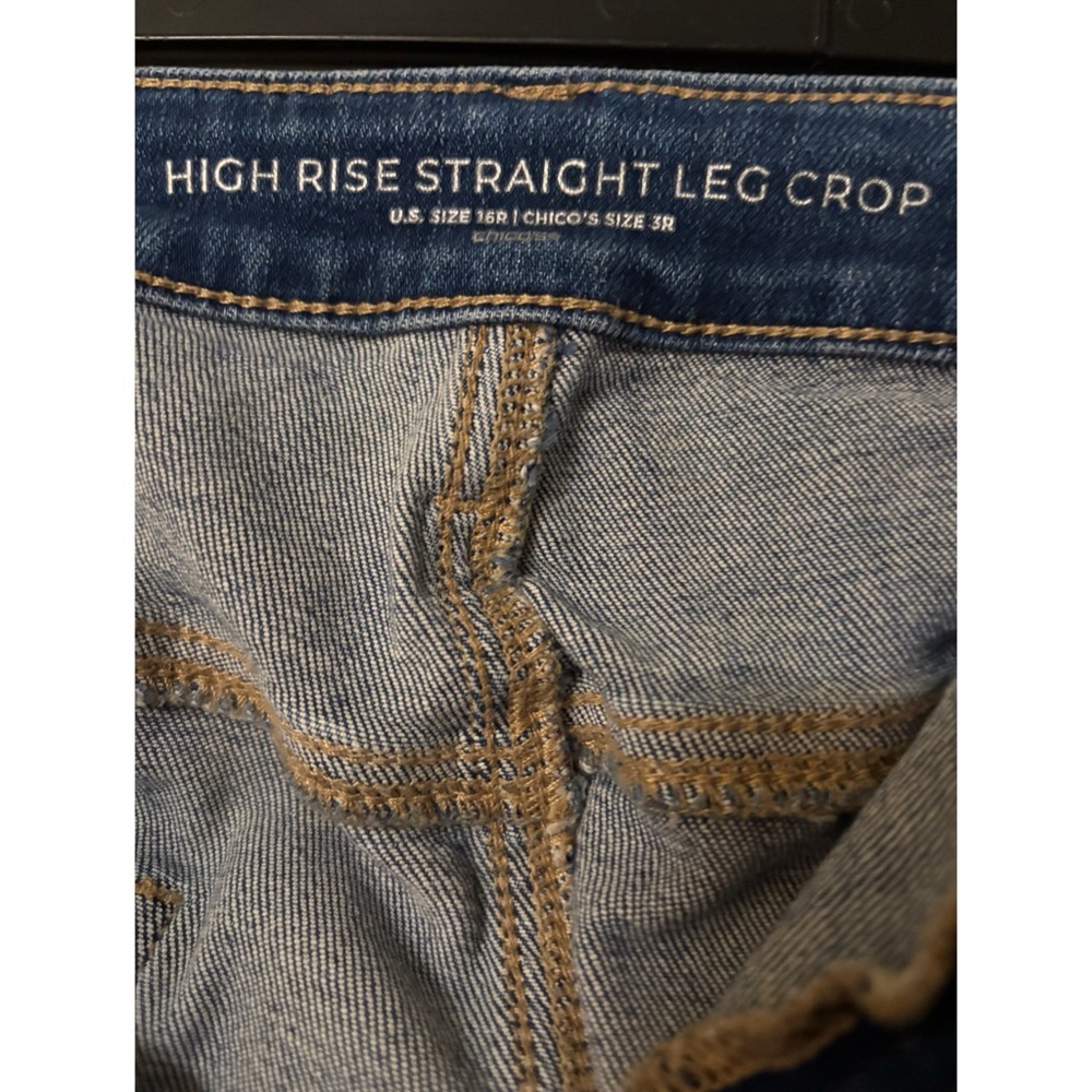 Chico's Classic Blue Cropped Jeans. Size 14 size 3 in Chicos. - Picture 3 of 3